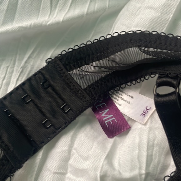 Black - Picture 3 of 4